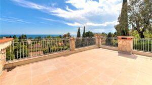 magnifique-maison-en-pierres-pres-de-la-mer-a-cannes-39