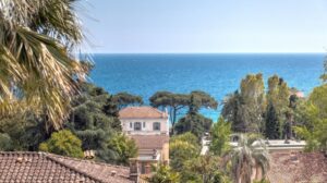 magnifique-maison-en-pierres-pres-de-la-mer-a-cannes-47