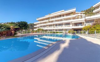 GARAVAN STUDIO piscine et immeuble