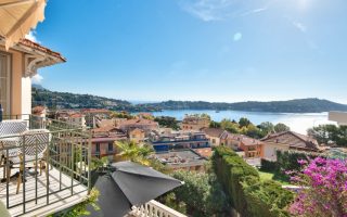 villefranche-sur-mer-appartement-3-pieces-de-87m-a-vendre-balcon-plein-sud-tres-jolie-vue-mer-renove-parking-et-cave-9